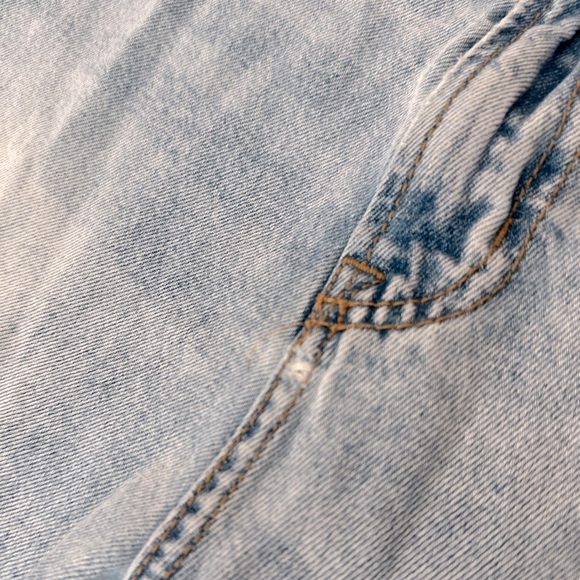 Classic Light Blue Women's Jeans - Picture 5 of 15